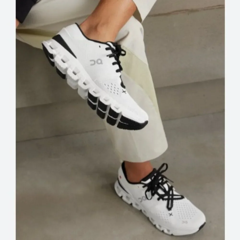 On Cloud X 4 Sneaker White/Black, 7 - Picture 4 of 12